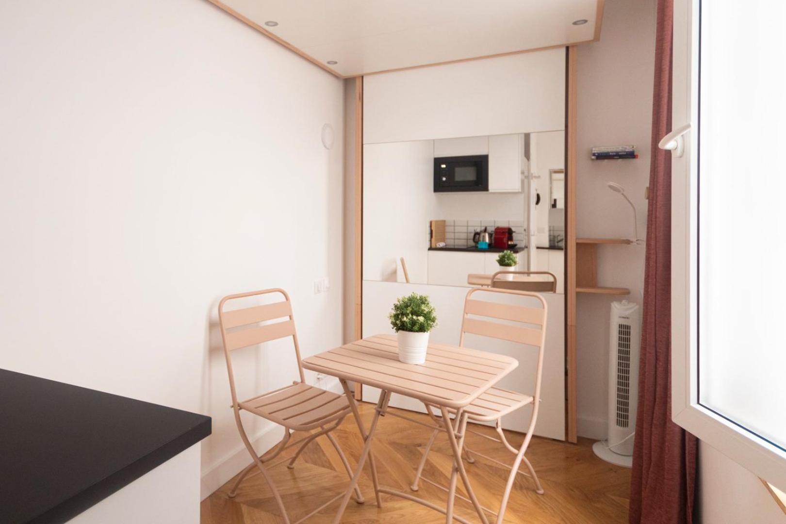 Super Central Mini Studio - 2 Pax, Murphy Bed Paris Bagian luar foto