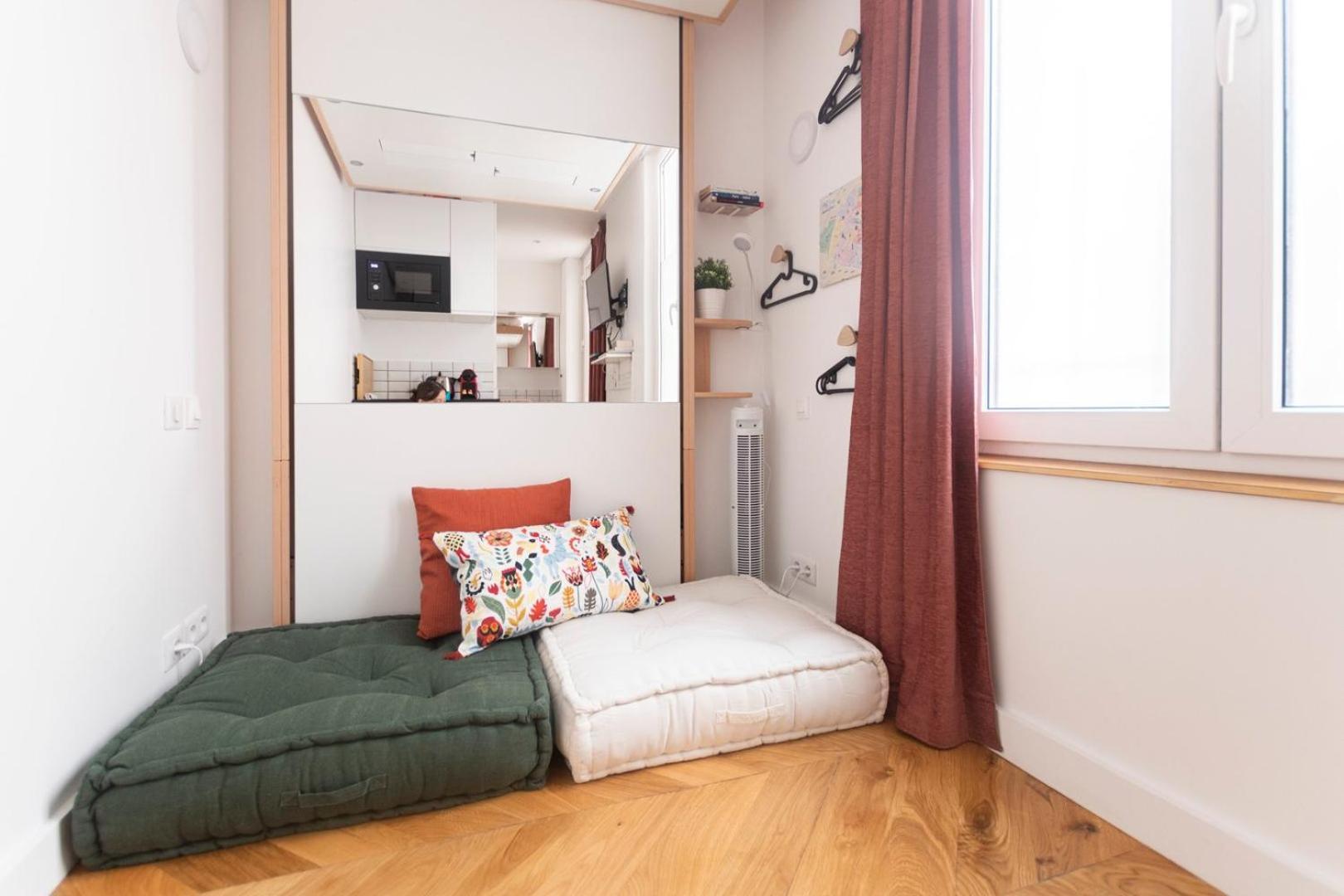 Super Central Mini Studio - 2 Pax, Murphy Bed Paris Bagian luar foto