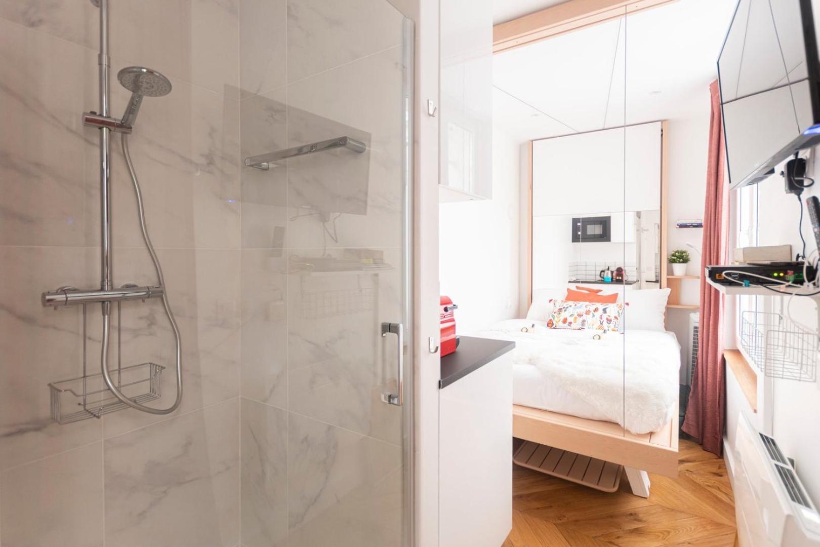 Super Central Mini Studio - 2 Pax, Murphy Bed Paris Bagian luar foto