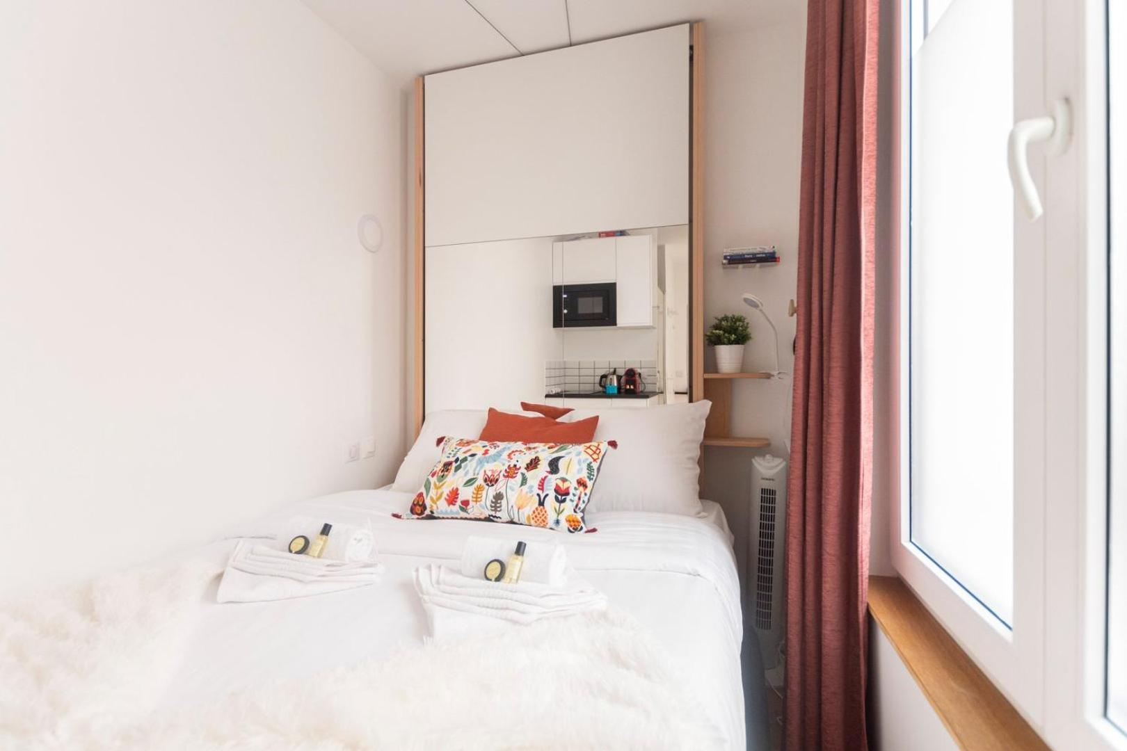 Super Central Mini Studio - 2 Pax, Murphy Bed Paris Bagian luar foto