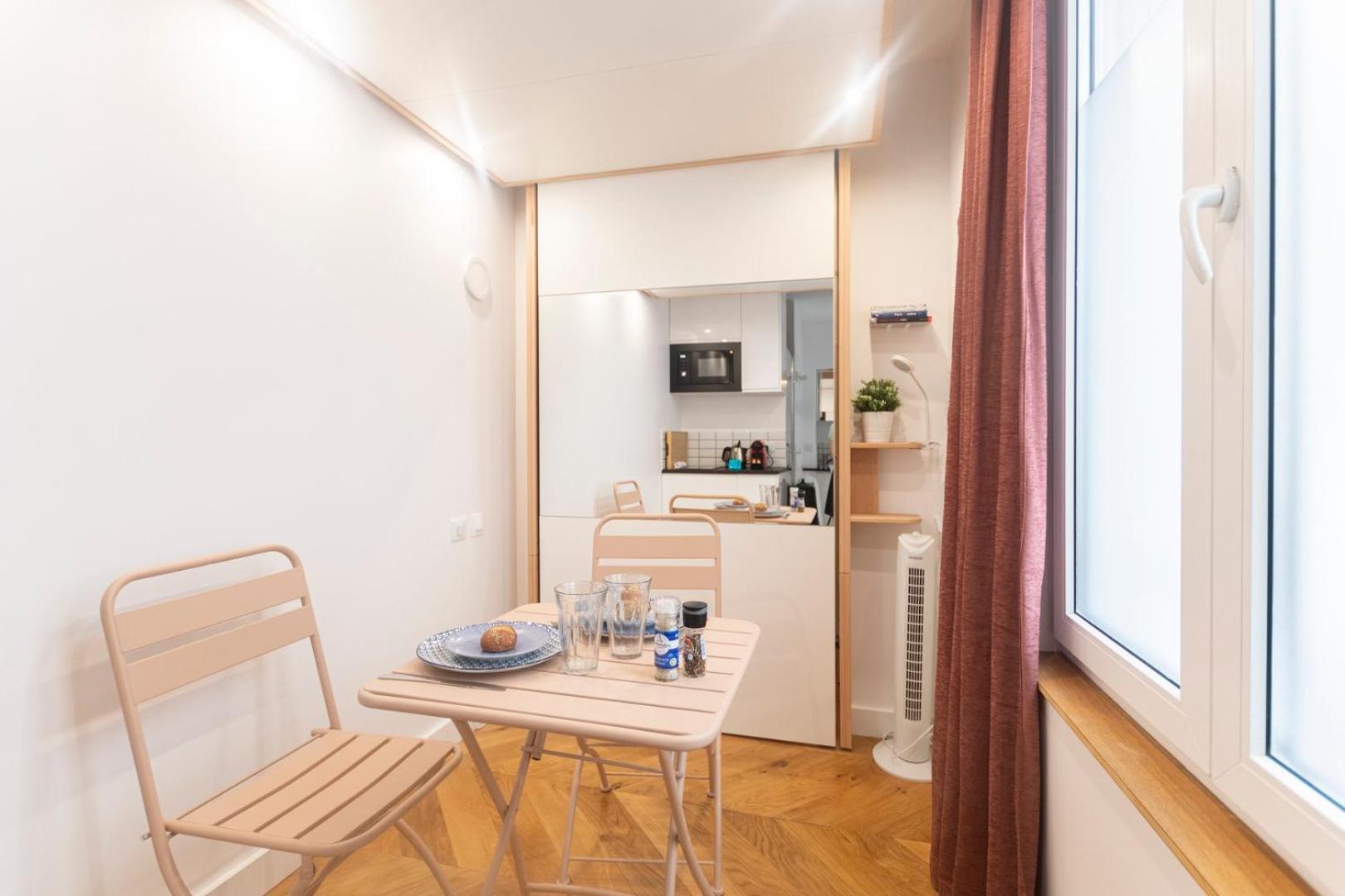 Super Central Mini Studio - 2 Pax, Murphy Bed Paris Bagian luar foto